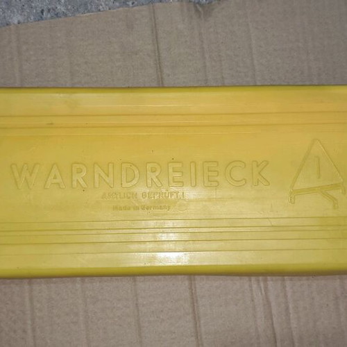 Warning triangle Warndreieck new, German