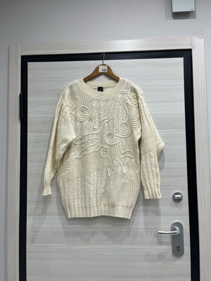 Knitted women's sweater used, ecru, size M