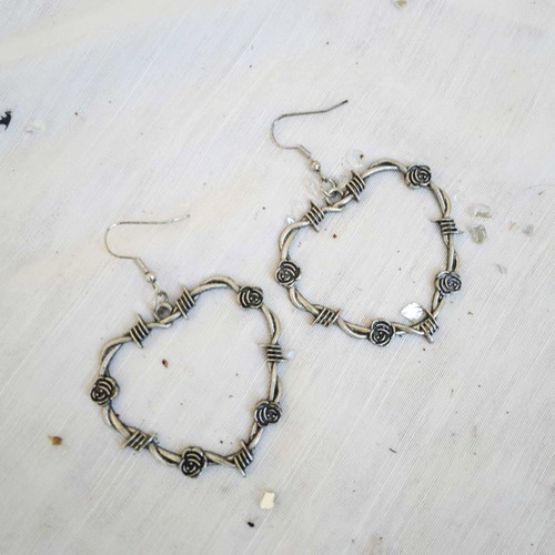 Metal heart earrings with roses new made of stainless steel