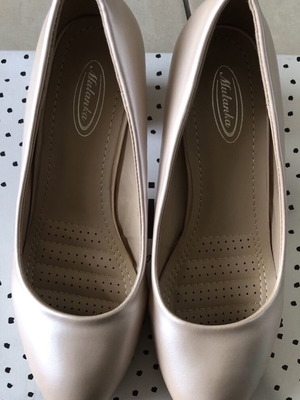 Women's pumps like new, size 39