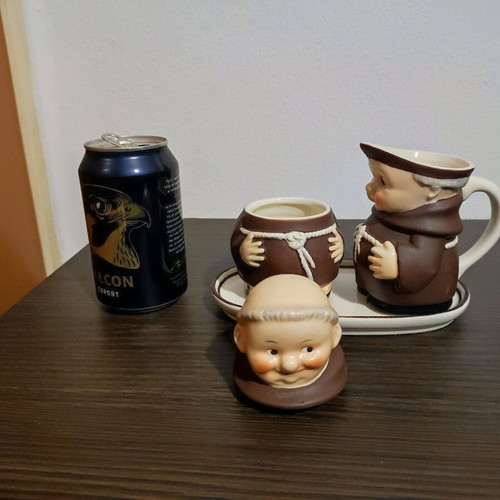 2 ceramic monks from Germany vintage with plate like new