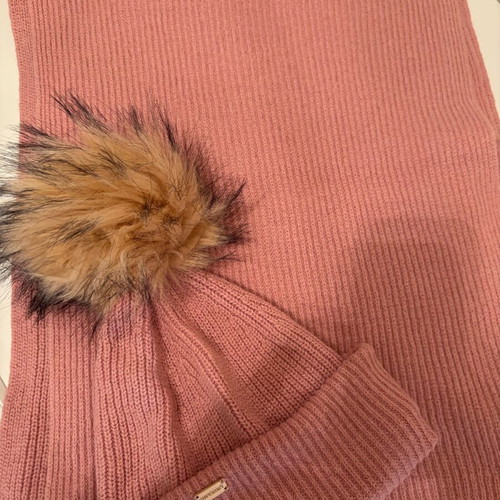 Superdry pink hat and scarf set like new