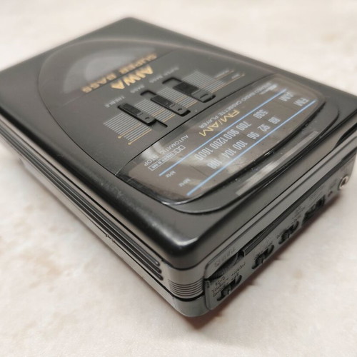 AIWA HS-T11 Walkman Super Bass cassette player used, vintage Japan
