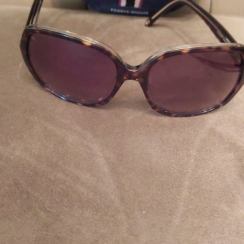 Tommy Hilfiger sunglasses like new, brown acetate frame