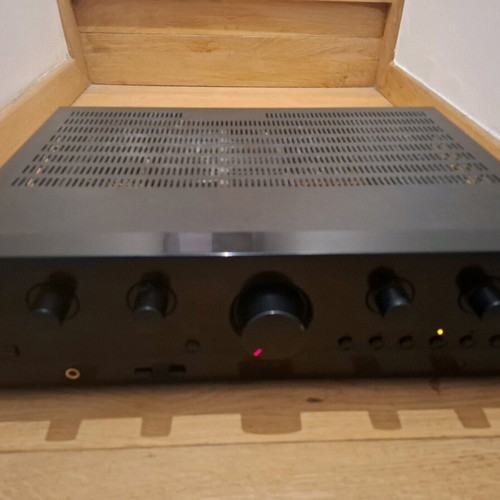 Teac A-R500 integrated amplifier like new