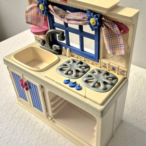 Fisher Price kids kitchen used missing oven door