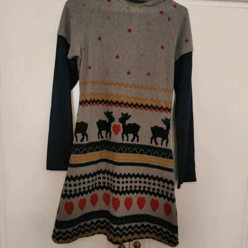 Elastic cotton dress used, size M, with deer and heart pattern