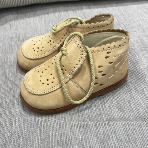 Baby shoes size 21 used from the 90s in excellent condition