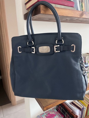 Michael Kors leather shoulder bag blue like new