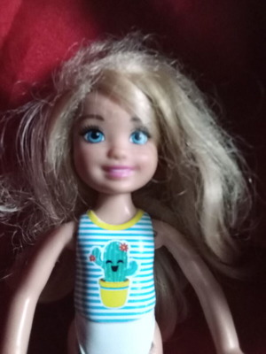 Малка Барби като ново, косата трябва да се оправи
