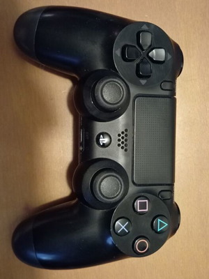 Dualshock 4 v1 controller used in excellent condition