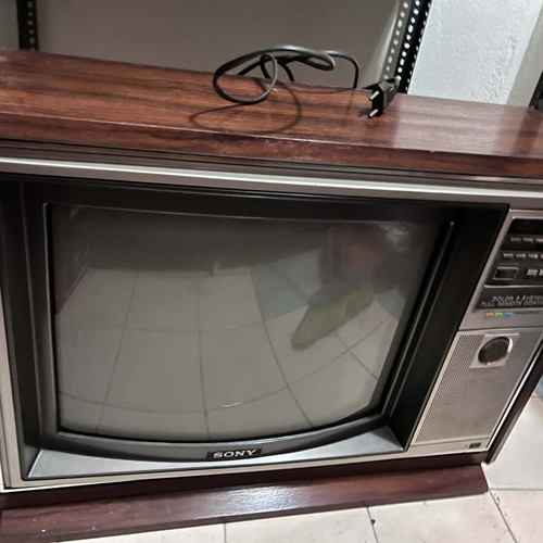 Sony vintage television like new