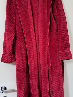 Beldona Robe new, size L, red, very soft