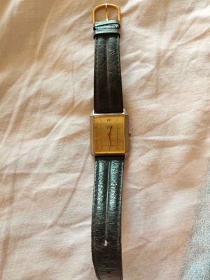 Ρολόι Seiko Quartz vintage μεταχειρισμένο με μαύρο δερμάτινο λουράκι και χρυσαφί πλάκα