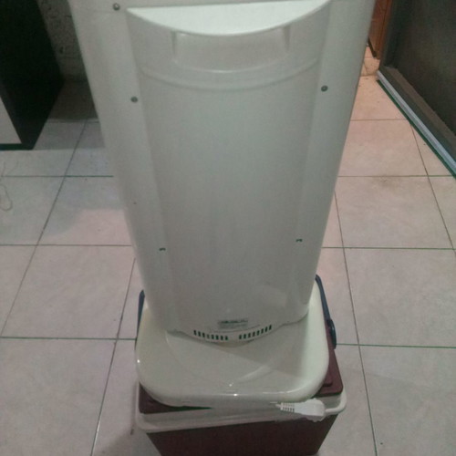 Halogen space heater used with 3 lamps 1,200W rotating