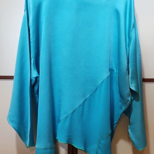 Maurizio turquoise silk blouse XL used with 2 necklaces gift