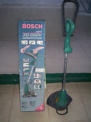 BOSCH 450 W ЕЛЕКТРИЧЕСКА КОСАЧКА ЗА ОБЯД