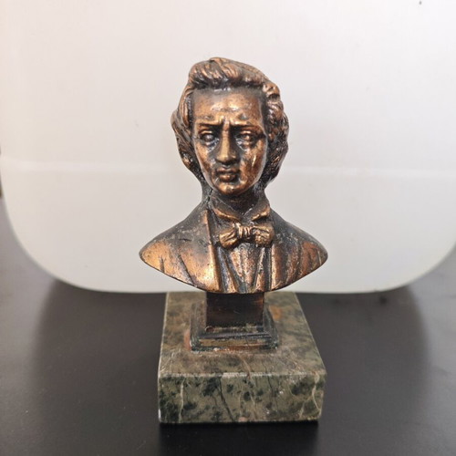 Brass bust of composer Frédéric Chopin like new