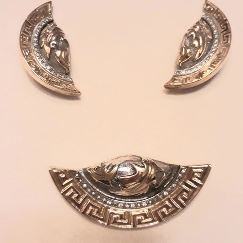 Jewelry set with clip-on brooch and earrings crescent-shaped with leaf motifs