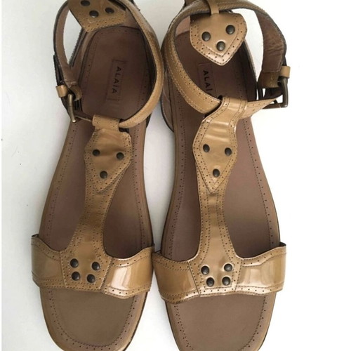 Alaïa leather patent sandals size 40 like new beige