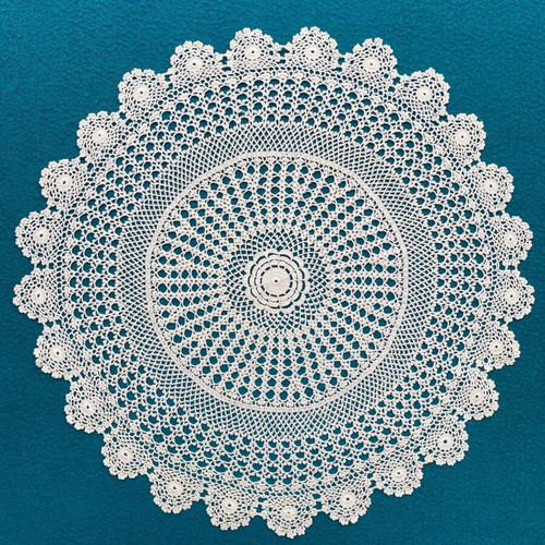 Vintage white large round doily 32cm crocheted with cotton yarn like new