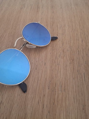 Ray Ban sunglasses like new, blue lenses