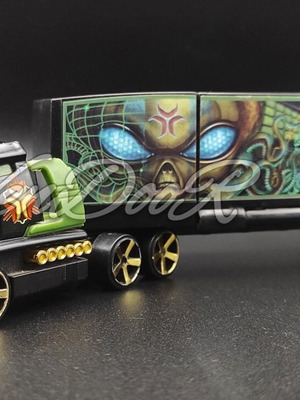 Hot Wheels Truckin Transporters Alien Artifact Recon Unit truck used