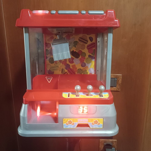 Vintage Mini Claw Machine with Lights and Sound like new