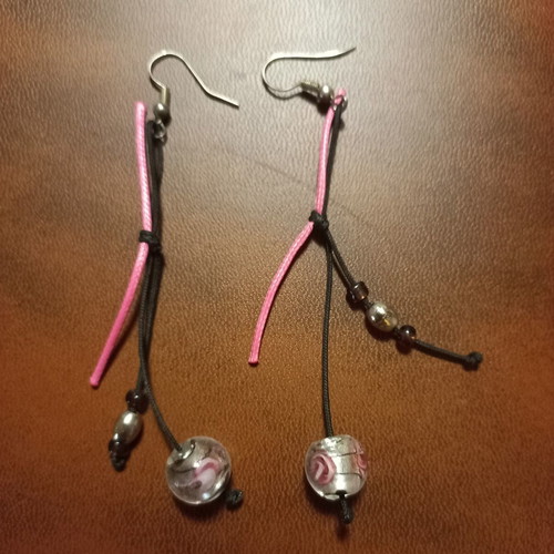 Handmade earrings with thread and beads like new, pink and black