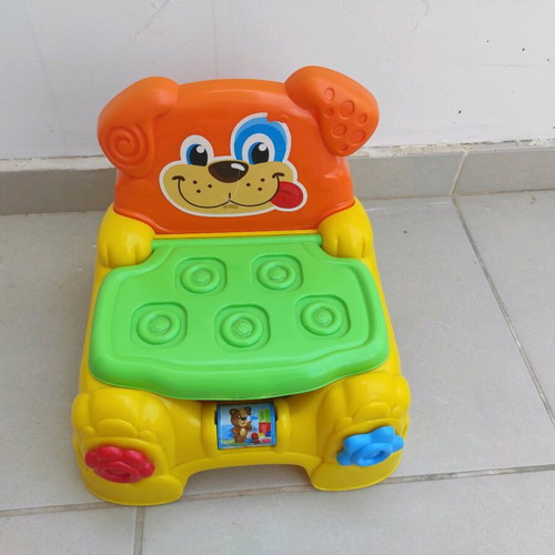 Fisher Price educational chair used with sounds and Baby Clementoni for skills