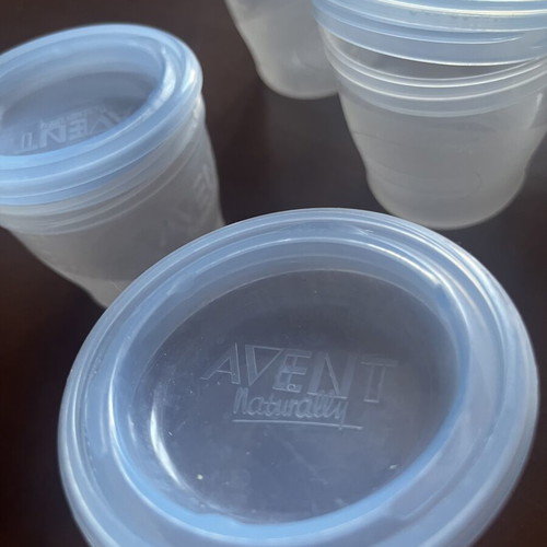 Avent baby food storage containers, 8 x 180ml with lids and white base