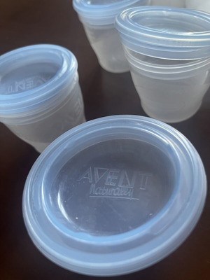 Avent baby food storage containers, 8 x 180ml with lids and white base