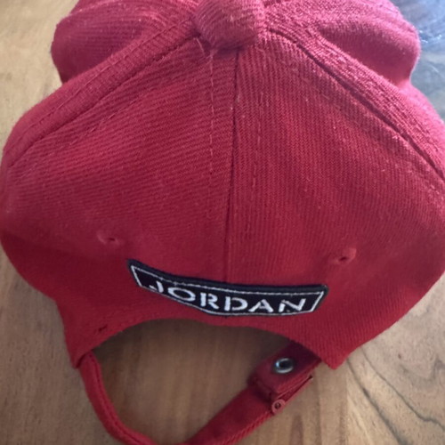 Jordan youth cap like new, size S, red