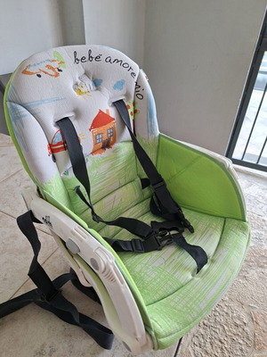 Cam Baby Feeding Chair like new with tray