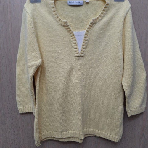 Gina Laura knitted V sweater size S like new, beige-yellow
