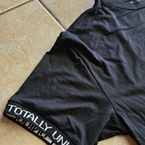 Bershka black t-shirt like new, cotton fabric, size L