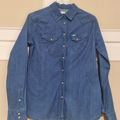 Wrangler blue cotton women's slim fit shirt like new, size XS