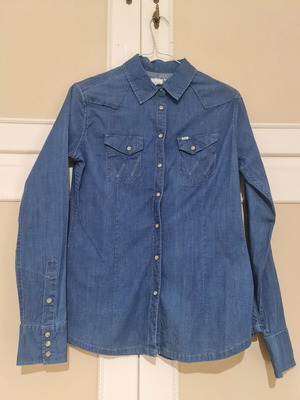 Wrangler blue cotton women's slim fit shirt like new, size XS