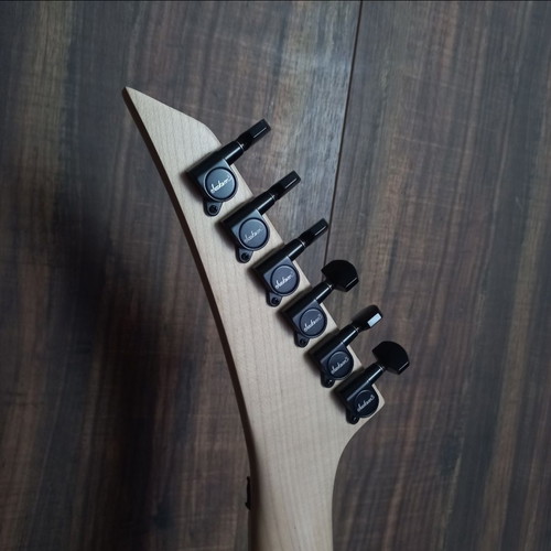 Jackson electric guitar like new, white, Floyd Rose tremolo