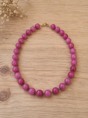 Nephrite necklace with large fuchsia pearls and green beads, handmade