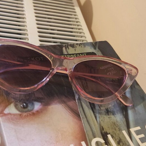 Pink sunglasses like new