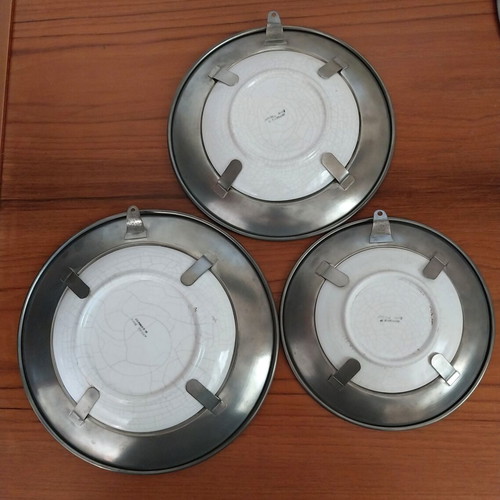 Set of 4 handmade Antica Nove Bassano porcelain wall plates like new