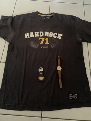 Hard Rock Cafe set with T-shirt, watch and keychain like new