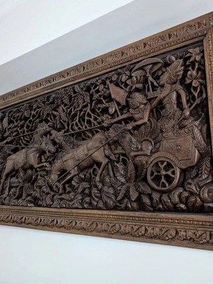 Mahabharata Woodcarving with Arjuna and Charioteer Krishna like new