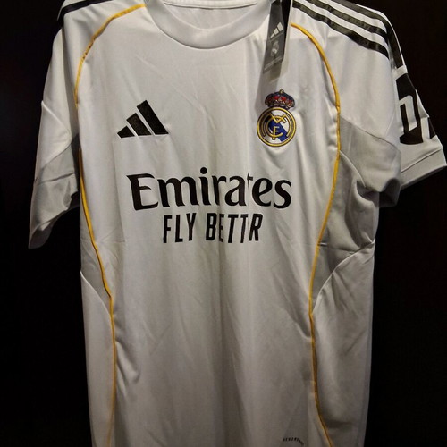 Real Madrid home jersey like new, size Medium