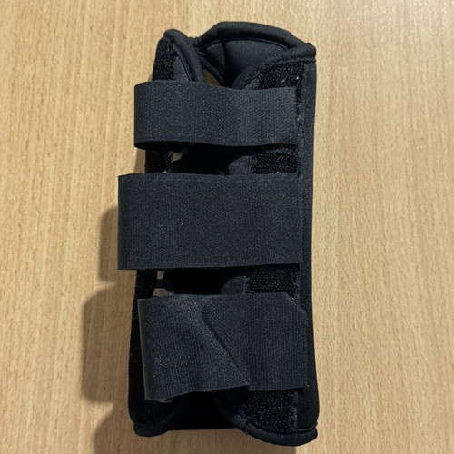 Right hand brace small size like new