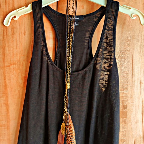 Vintage Accessorize long necklace with feathers and embossed leaves like new