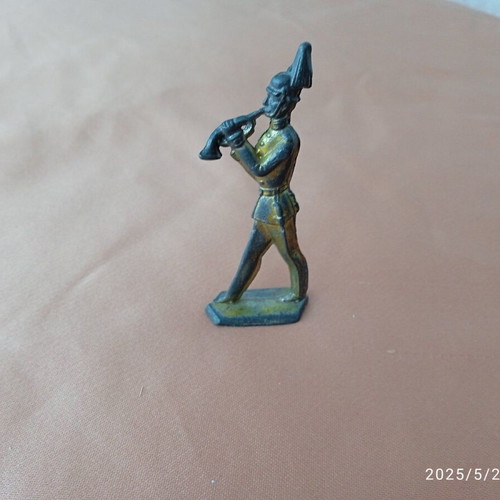 Iron Military Miniature Used, 1950s Cannon and Trumpeter Soldier