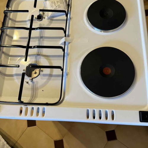 Muhler Kitchen Stove with 2 Gas and 2 Electric Burners new
