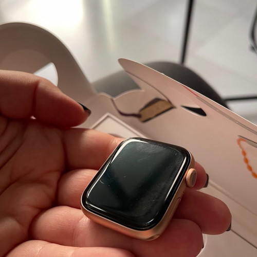 Apple iWatch 6 gold slightly used in excellent condition